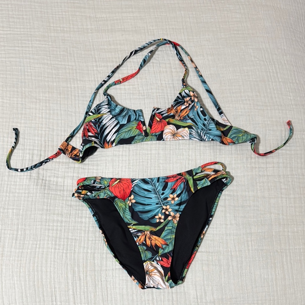 Indigo Rein Tropical Print Bikini (M Top L bottom) - Multicolor